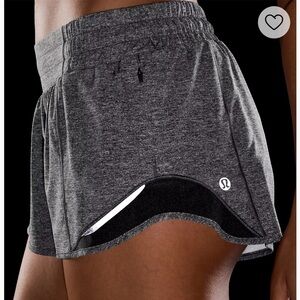 Lululemon Athletica Hottie hot running shorts 2.5 “ inseam Lines